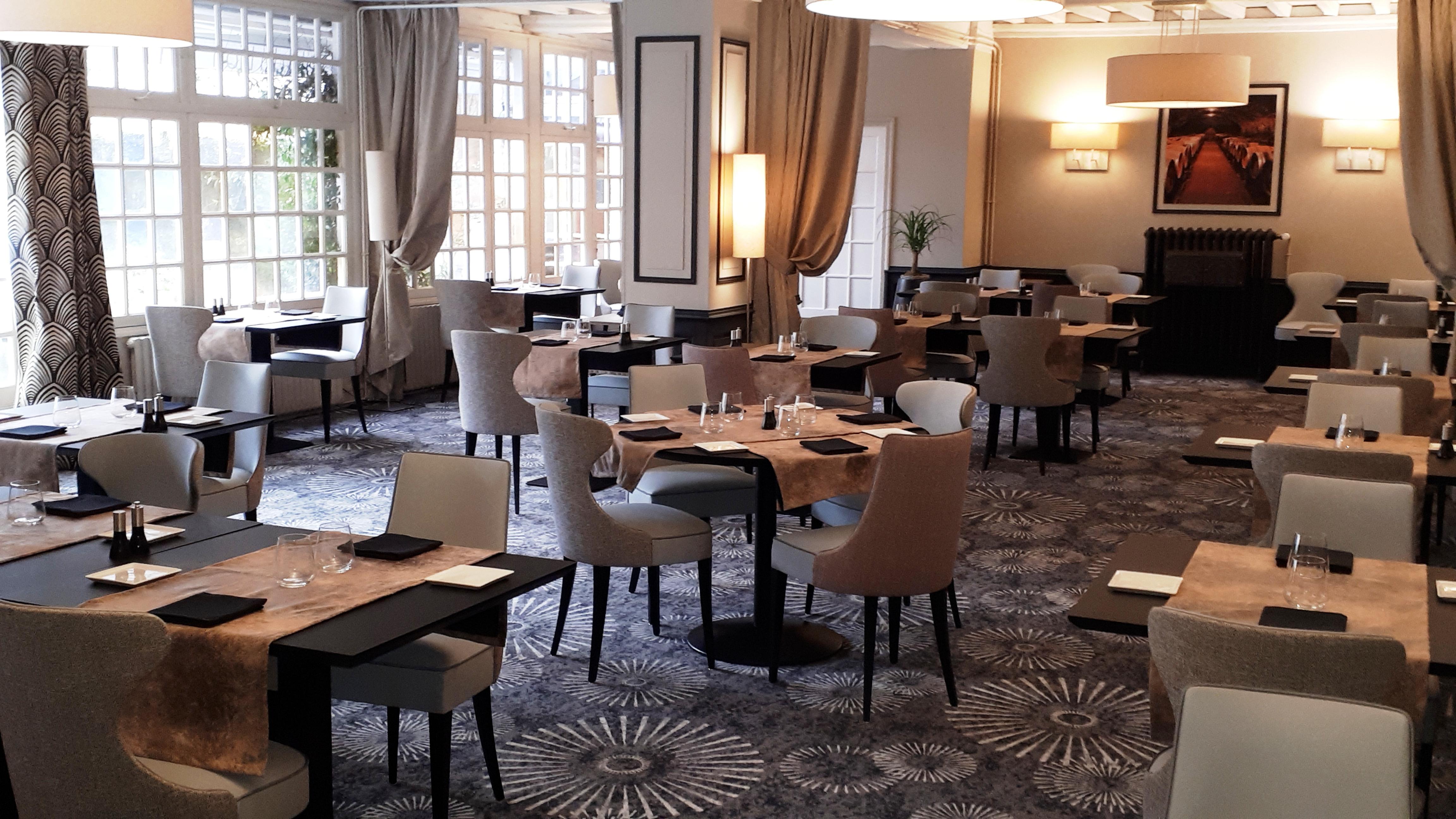 Hotel Le Lion D'Or Et Restaurant La Table Du Lion Μπαγιέ Εξωτερικό φωτογραφία
